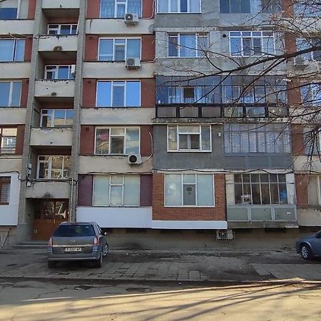 Уютен Апартамент В Търговище - 2 Спални И Кухня Exterior photo
