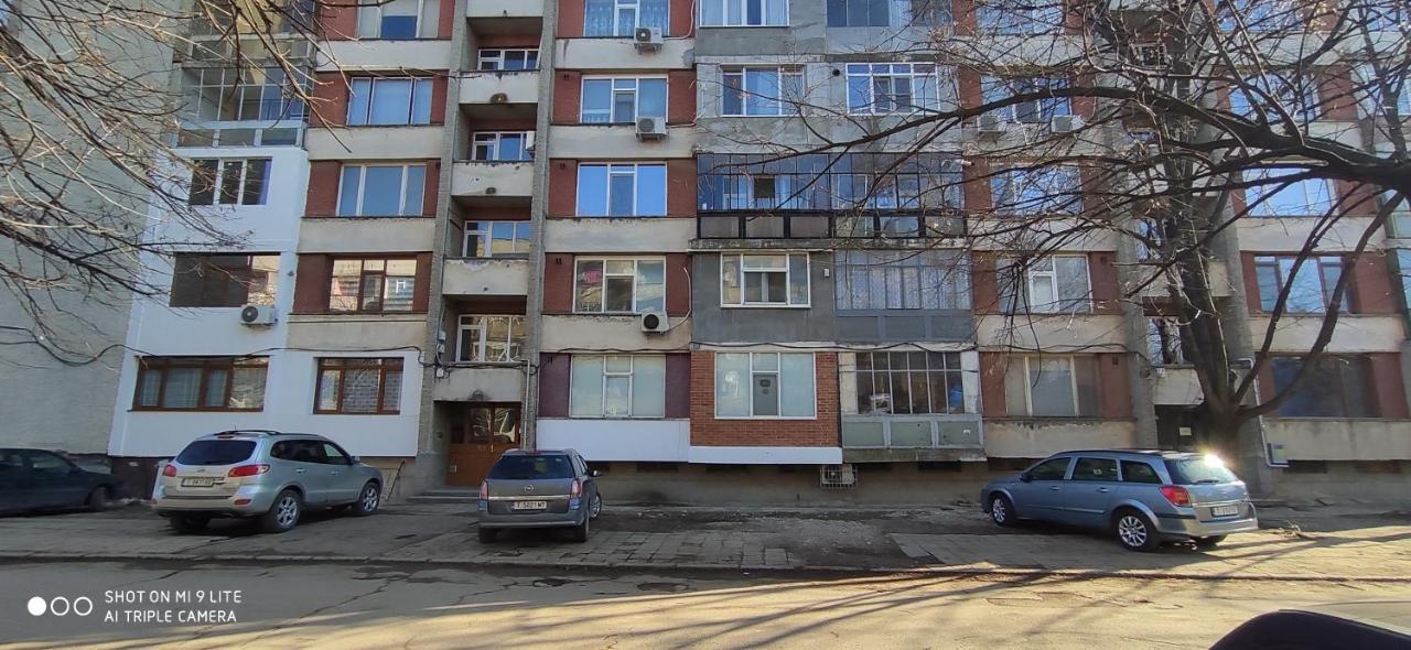 Уютен Апартамент В Търговище - 2 Спални И Кухня Exterior photo